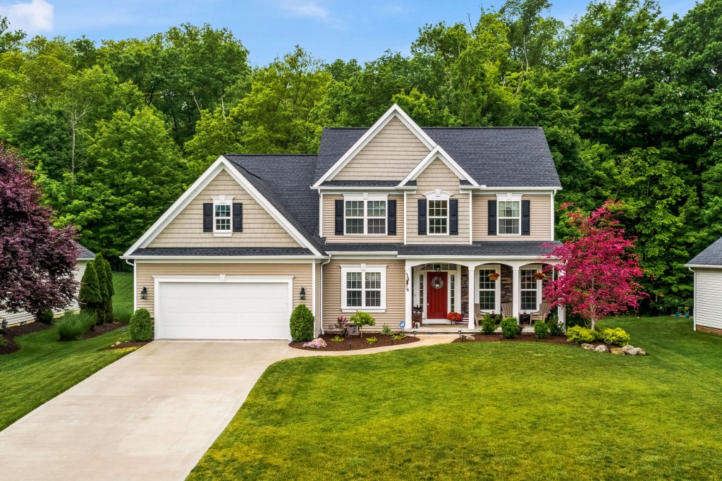 Spectacular Custom Home Just Minutes from Downtown Medina Exactly