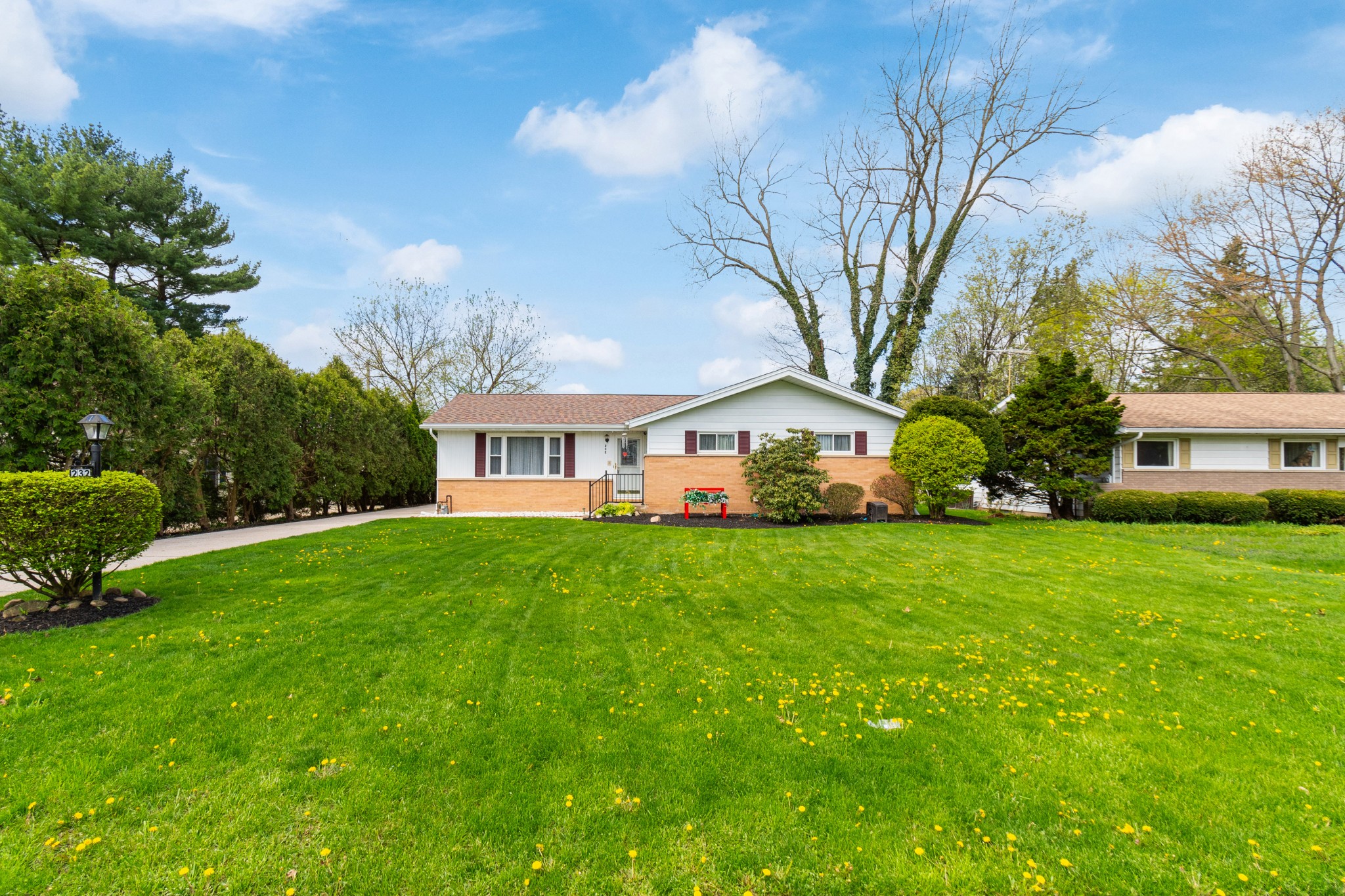 Fairlawn Comfort Enjoy OneFloor Living and Urban Proximity! Exactly