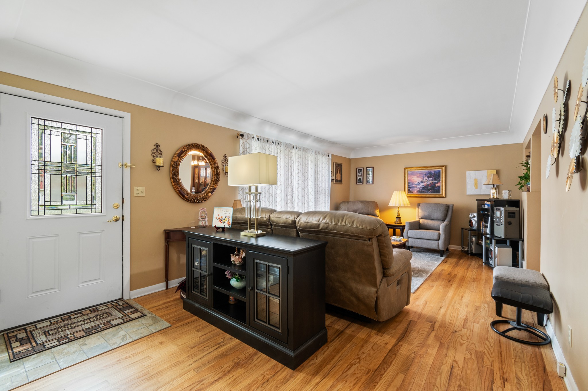 Fairlawn Comfort Enjoy OneFloor Living and Urban Proximity! Exactly