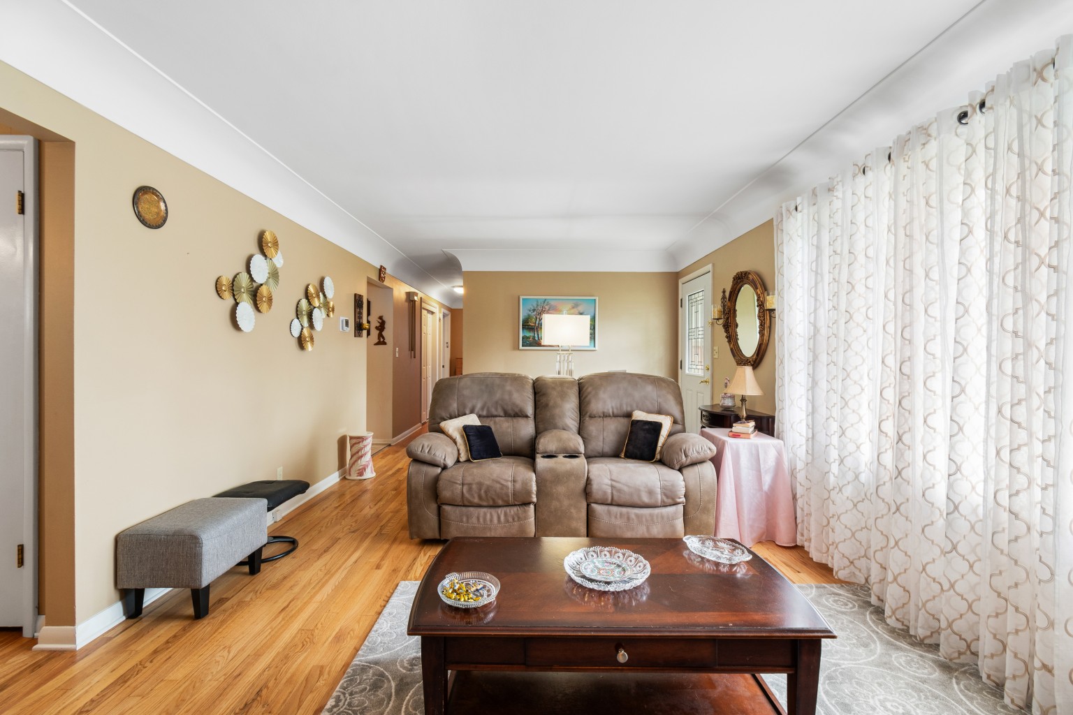 Fairlawn Comfort Enjoy OneFloor Living and Urban Proximity! Exactly