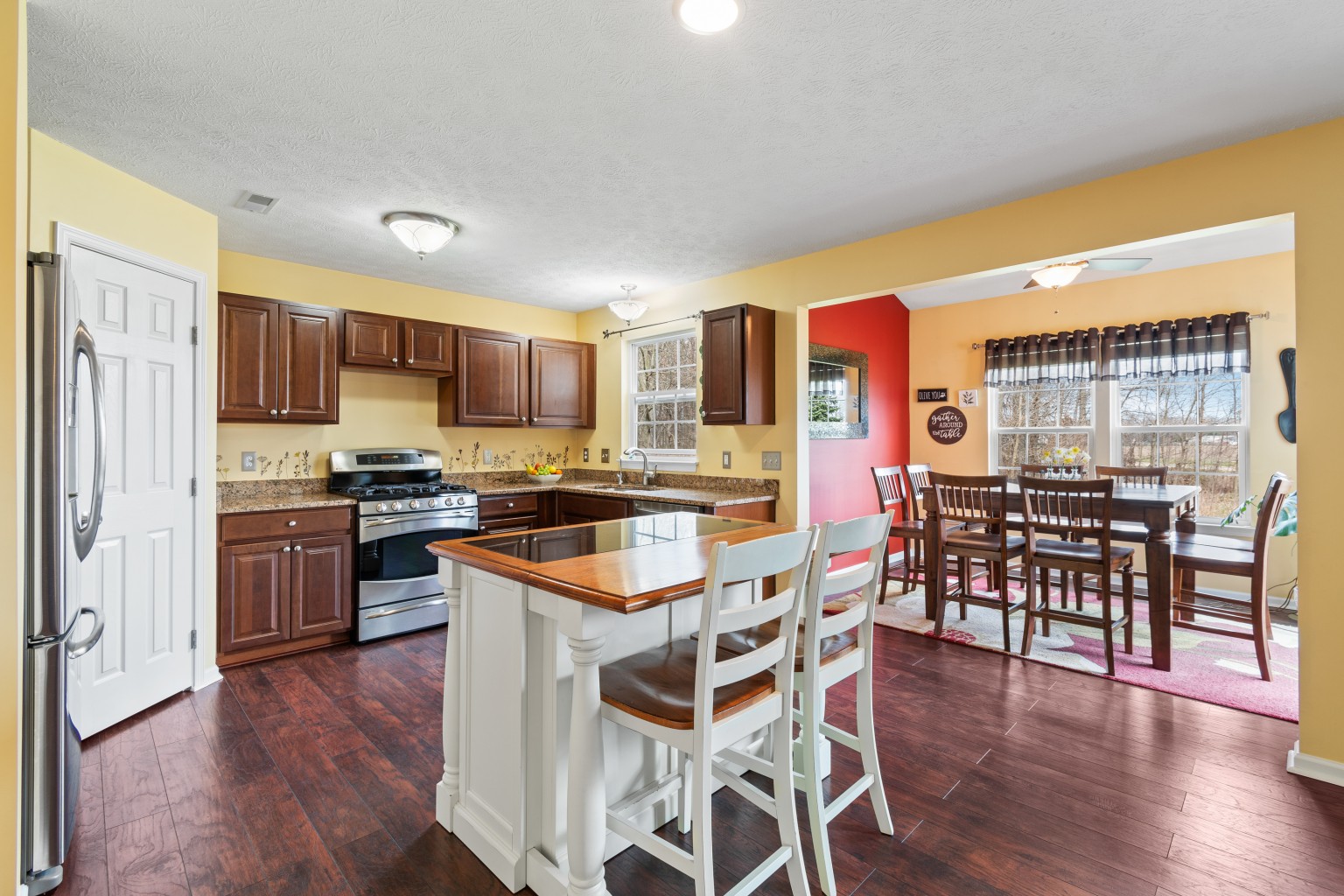 North Ridgeville Gem CuldeSac Comfort Exactly Real Estate Flat